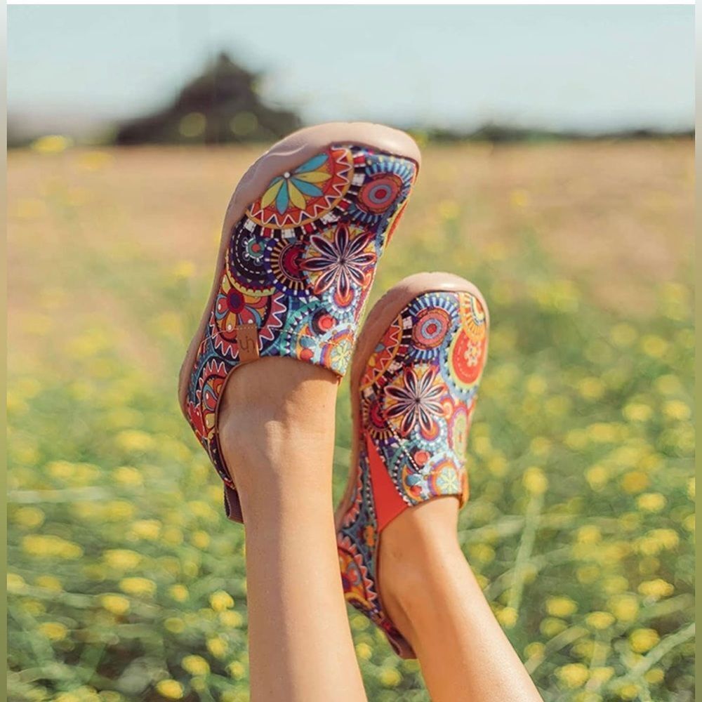 UIN Women Floral Art Painted Canvas Slip-On Ladies Travel Shoes (Blossom) - Picture 6 of 7